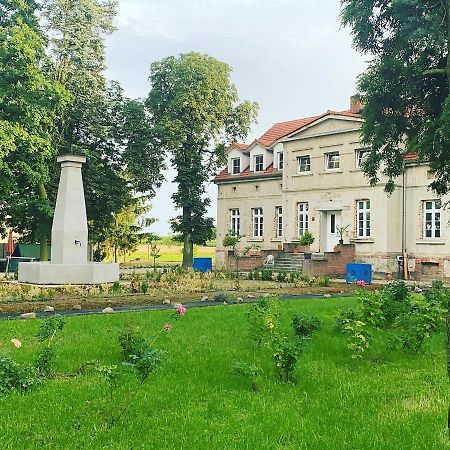 Palac Osowo Gostynskie Экстерьер фото